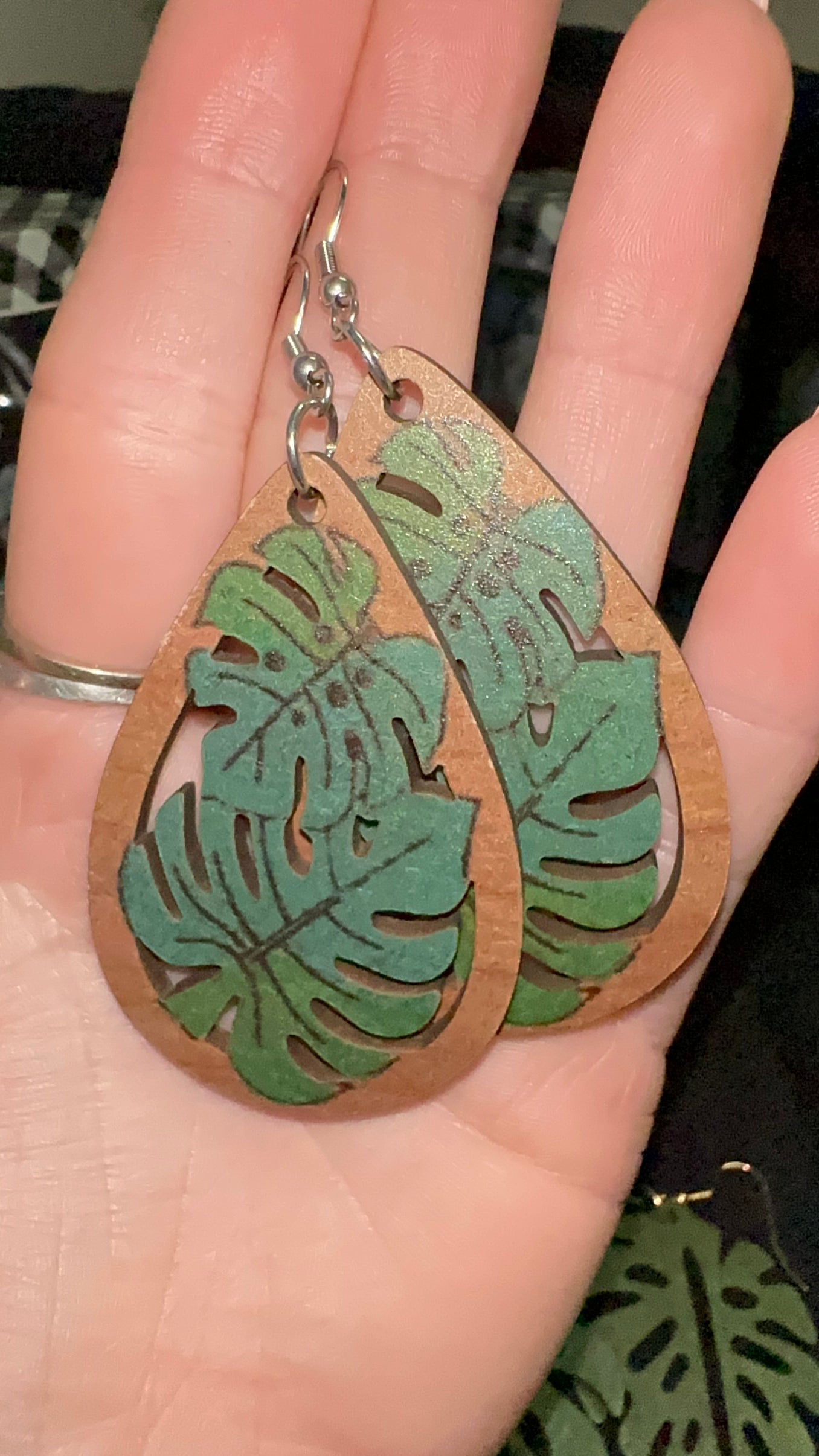 Double wooden monstera