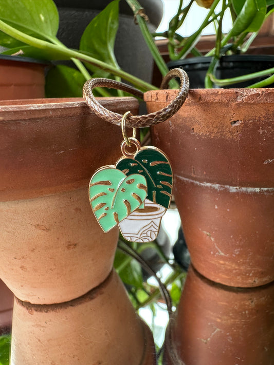 Monstera Necklace
