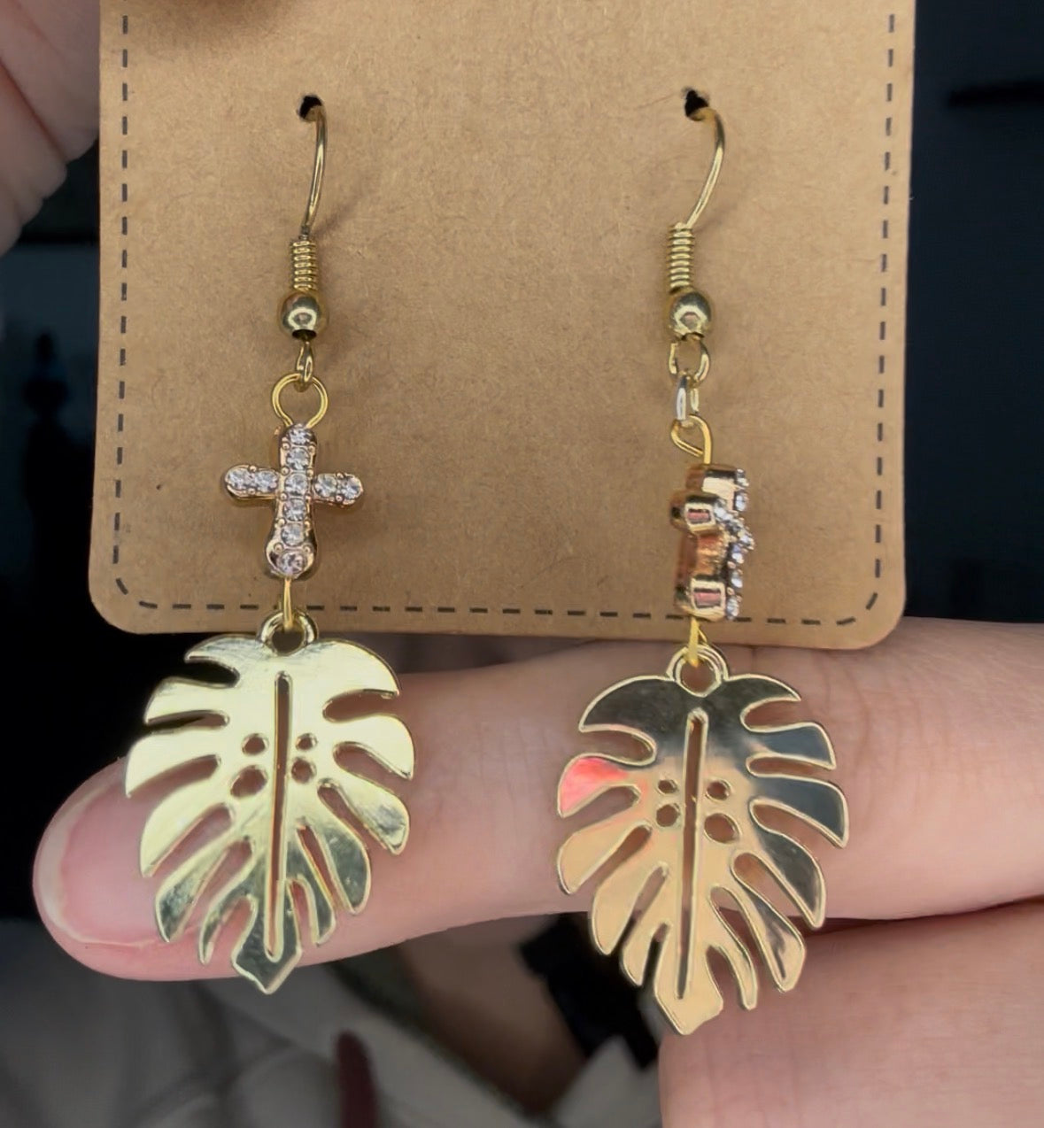 Golden monstera cross
