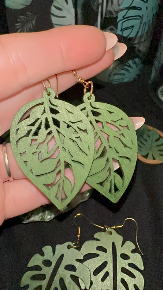 Round wooden leaf