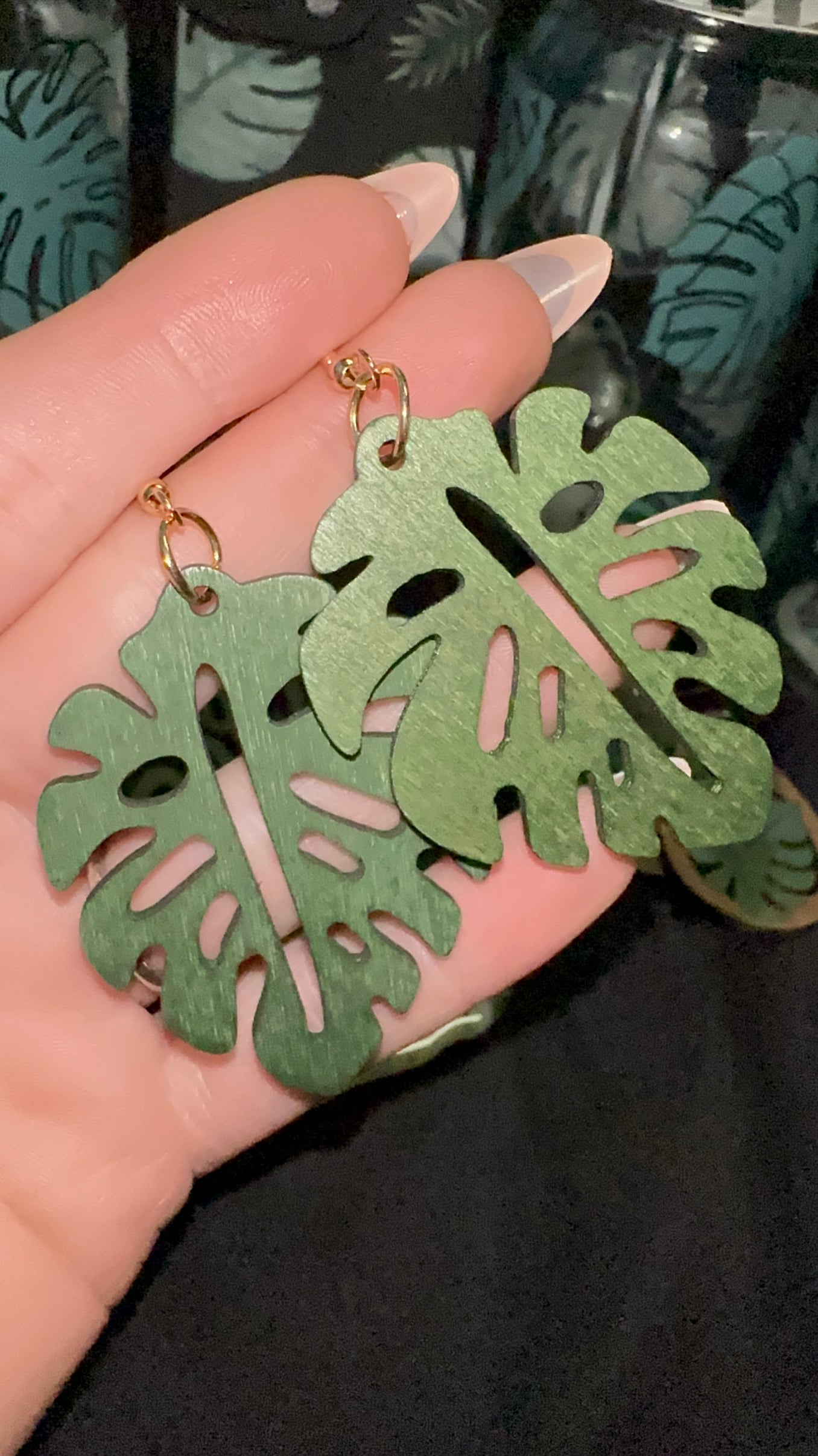 Wooden monstera