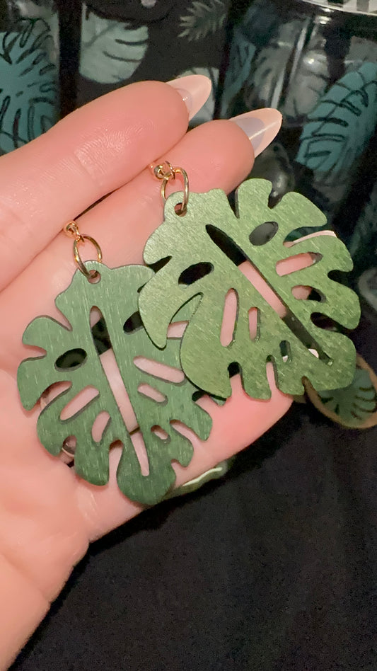 Wooden monstera